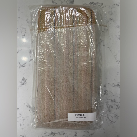 raffia zipper clutch wallet - holds 12 cards plus cash - Picture 11 of 12